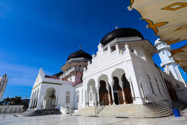 istock View of mosque baiturrahman Banda Aceh 1475707168