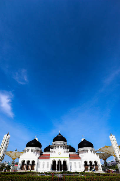 istock View of mosque baiturrahman Banda Aceh 1475707358