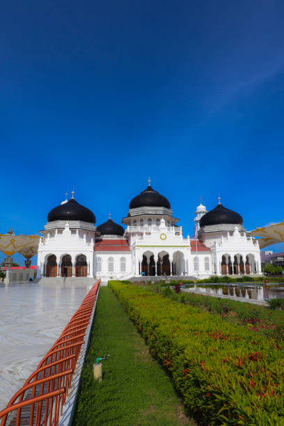 istock View of mosque baiturrahman Banda Aceh 1475707820
