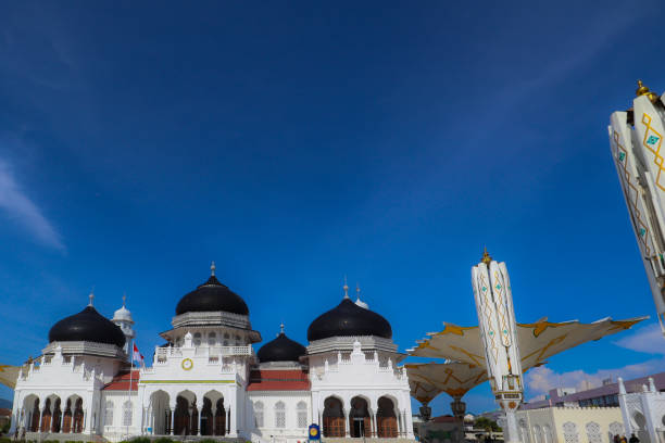 istock View of mosque baiturrahman Banda Aceh 1475708062