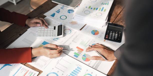 istock Business team meeting to conference, collaboration discussing working analyzing with financial data and marketing plan strategy project. 1475709919