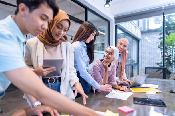 istock Teamwork of business people 1475713000