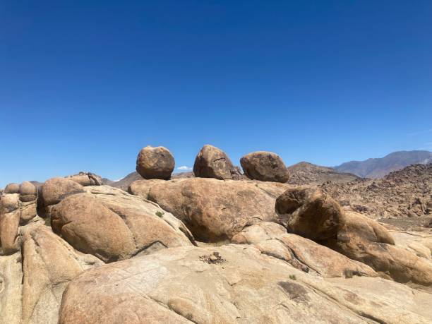 istock Some rocks at Alabama hills 1475766180