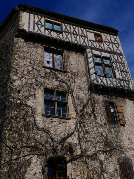 camon, maison haute: stara wieża murów obronnych przekształcona w 17 wieku w okazały dom - camon zdjęcia i obrazy z banku zdjęć