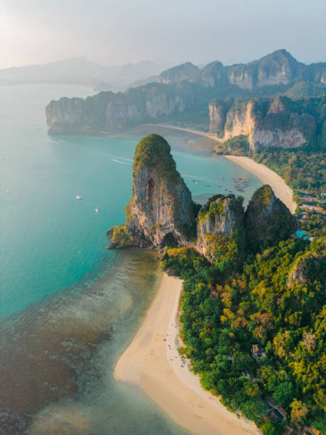Aerial view  of Railey beach in  Krabi Province, Thailand Scenic aerial view  of Railey beach in  Krabi Province, Thailand phi phi le stock pictures, royalty-free photos & images