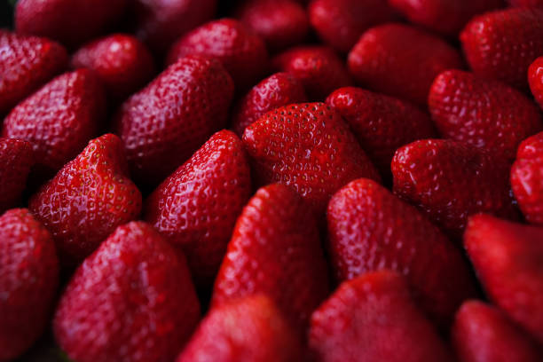 istock Delicious big ripe red strawberries flat lay 1475847191
