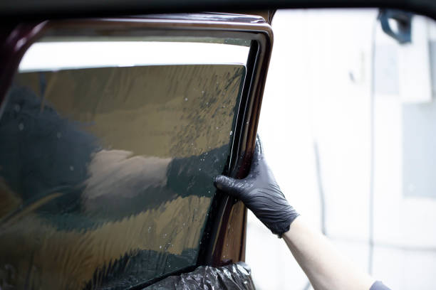 istock Tinting of car windows. 1475933980