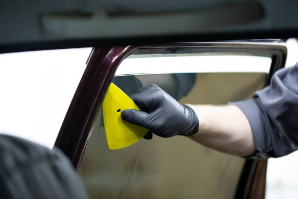 istock Tinting of car windows. 1475934268