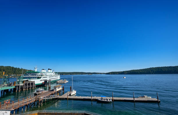 istock Ferry arriving on Orcas Island 1475948922
