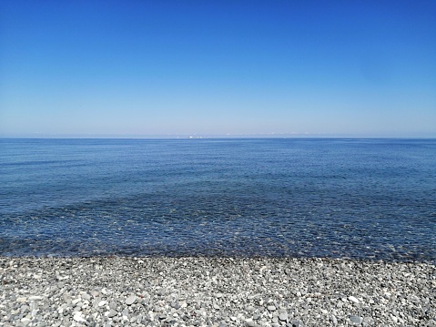 日本海の海岸線を撮りました。イメージは任せます。