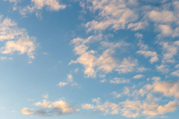 istock The vast Beautiful sky and four orange clouds that are beautiful sky before sunset. 1476121220