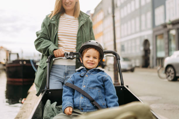 istock Commute to kindergarten by cargo bike 1476147463