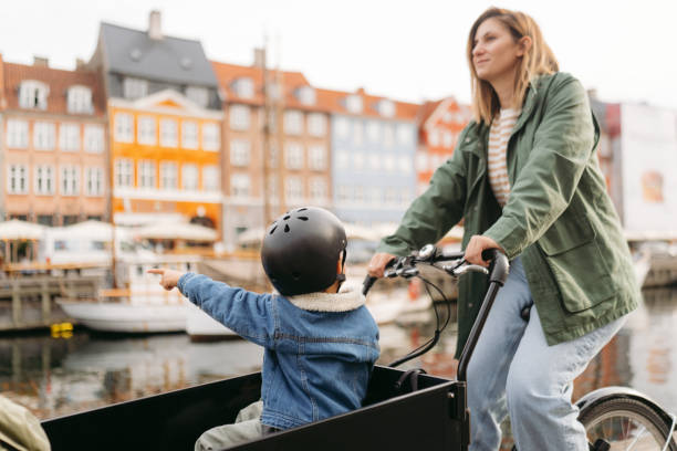 istock Commute to kindergarten by cargo bike 1476147495