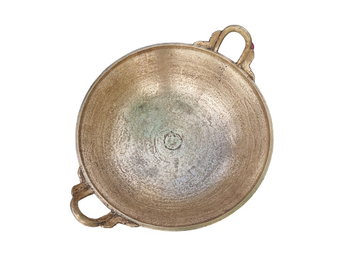 An old brass pan was put up for sale in a used appliance market.