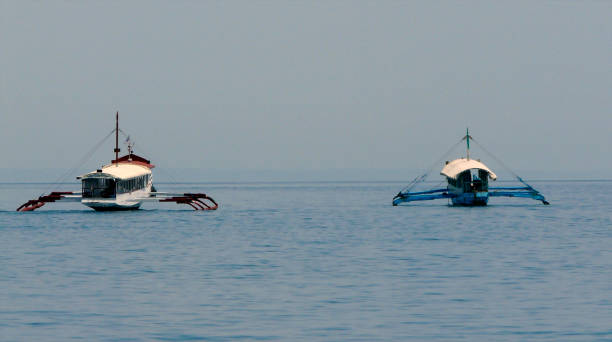 barche tradizionali sull'isola di samal, davao, mindanao, filippine - nautical vessel philippines mindanao palawan foto e immagini stock