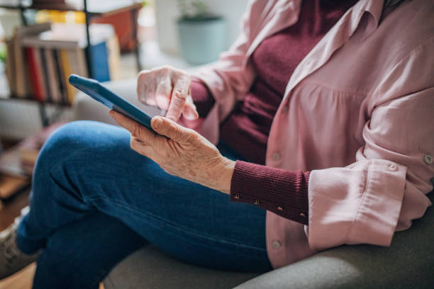 istock Senior woman using phone 1476272978