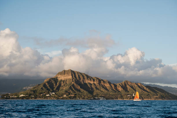 istock Diamond Head on the Oahu Coast 1476341593
