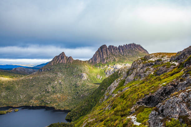istock Cradle mountain in golden morning light 1476348956