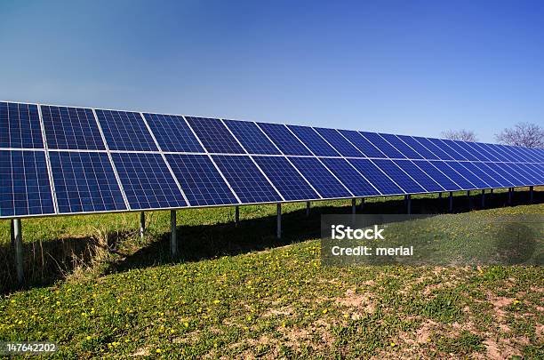 Elektrownia Słoneczna - zdjęcia stockowe i więcej obrazów Bez ludzi - Bez ludzi, Elektrownia słoneczna, Elektryczność