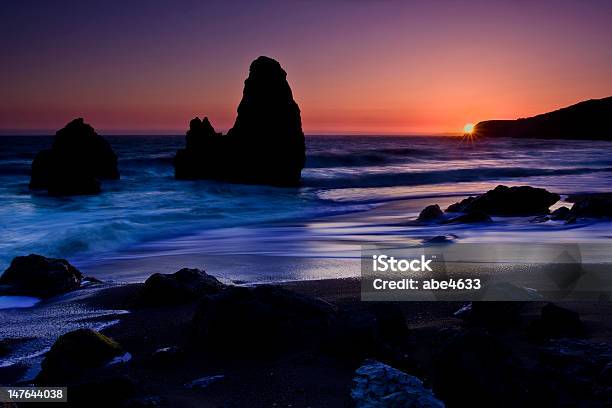 Puesta De Sol De California Foto de stock y más banco de imágenes de Agua - Agua, Aire libre, Aislado