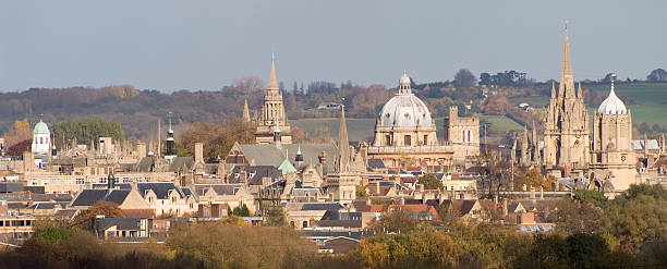 The Dreaming Spires of Oxford Oxford's famous 'Dreaming Spires' landscape oxford england stock pictures, royalty-free photos & images