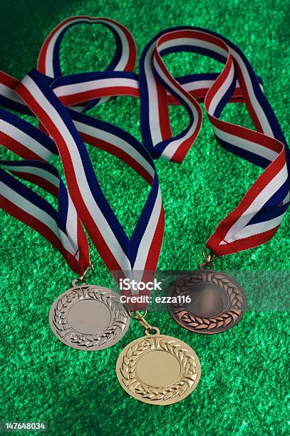 Photo libre de droit de Médaille Olympique banque d'images et plus d'images libres de droit de Bronze - Alliage - Bronze - Alliage, Bronze - Couleur, Médaille d'argent