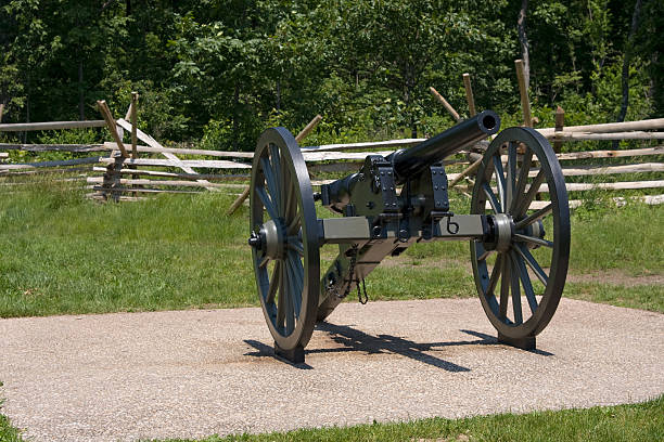 istock Civil War cannon at Gettysburg 147650107