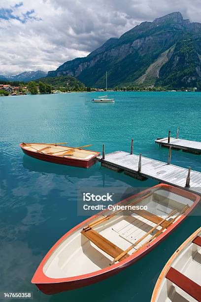 Rowboats On 레이브 브리엔즈 베르네 주 Switzerland 0명에 대한 스톡 사진 및 기타 이미지 - 0명, 가장자리, 경관