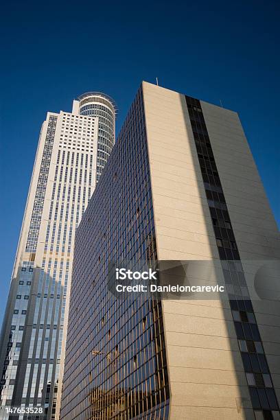 Kommerzielle Building Stockfoto und mehr Bilder von Arbeiten - Arbeiten, Architektur, Aussicht genießen