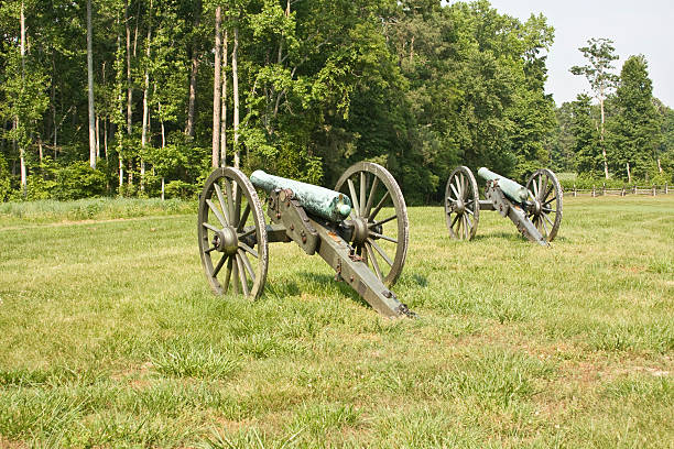 istock Cannons on the battlefield 147653575