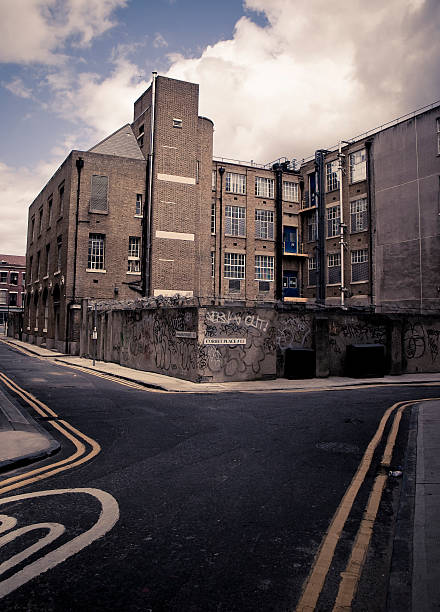 istock Gritty london street 147655093