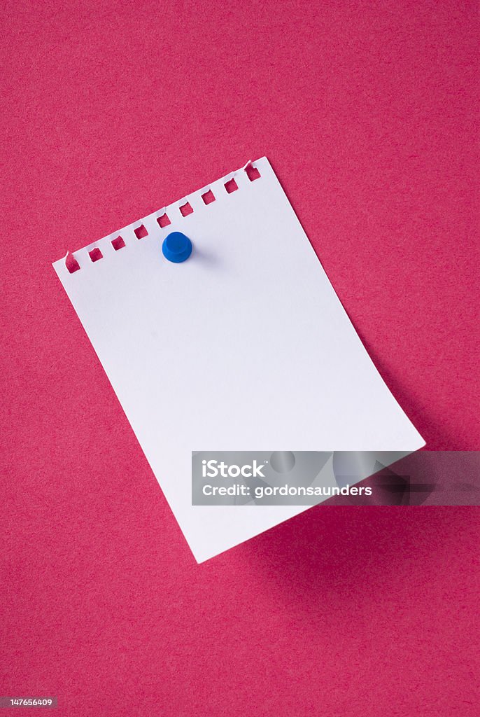 Nota Blanco sobre rojo, blanco - Foto de stock de Artículo de papelería libre de derechos