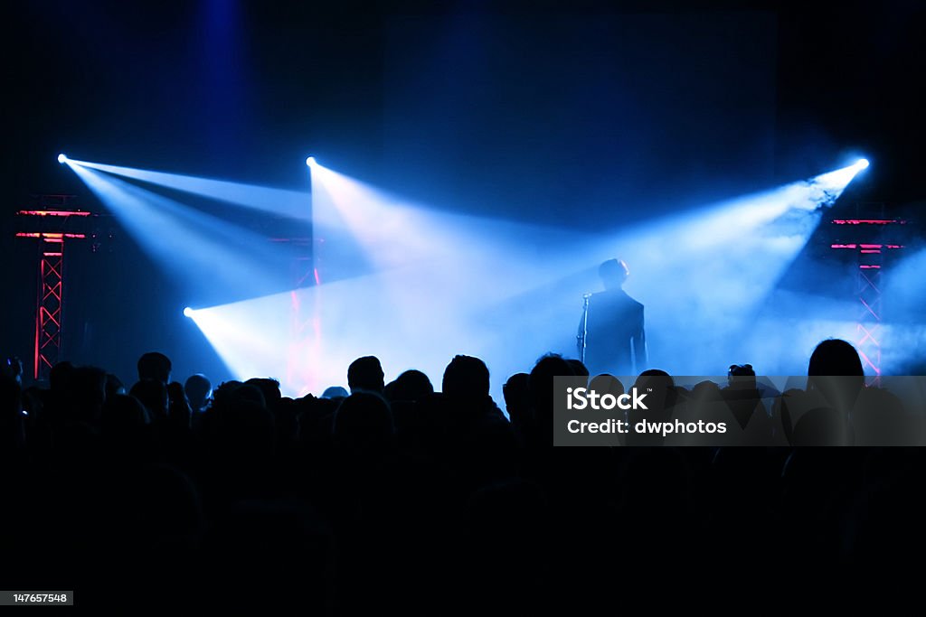 Multitud de conciertos - Foto de stock de Escenario libre de derechos