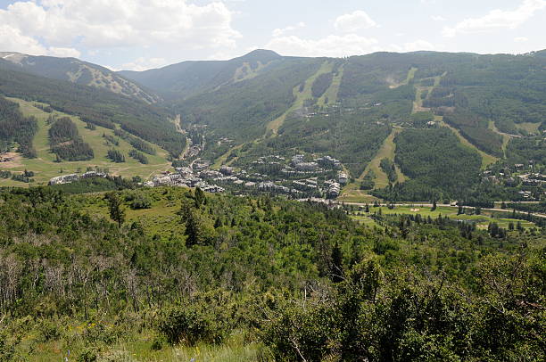 beaver creek - southern rocky mountains photos et images de collection