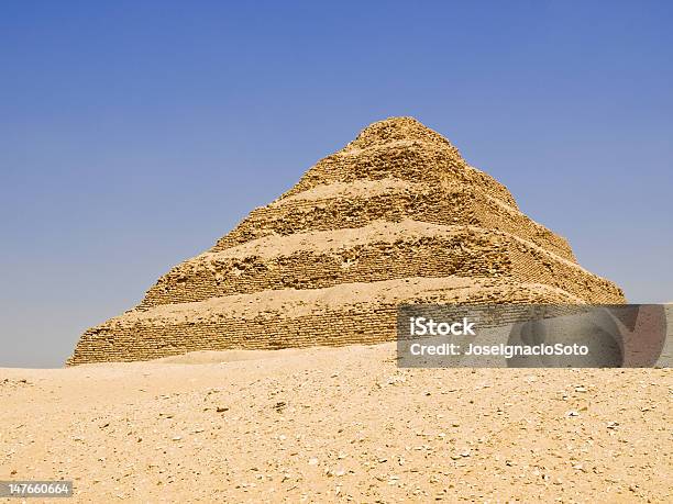 Gran Pirámide Escalonada De Djoser Foto de stock y más banco de imágenes de Arqueología - Arqueología, Arquitectura, Asia Occidental