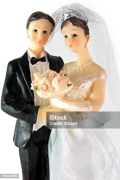 Foto de Bonecos De Casamento Noiva E Noivo Sobre Fundo Branco e mais fotos de stock de Adulto