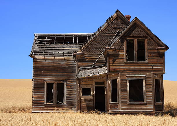 istock Old Homestead 147661991