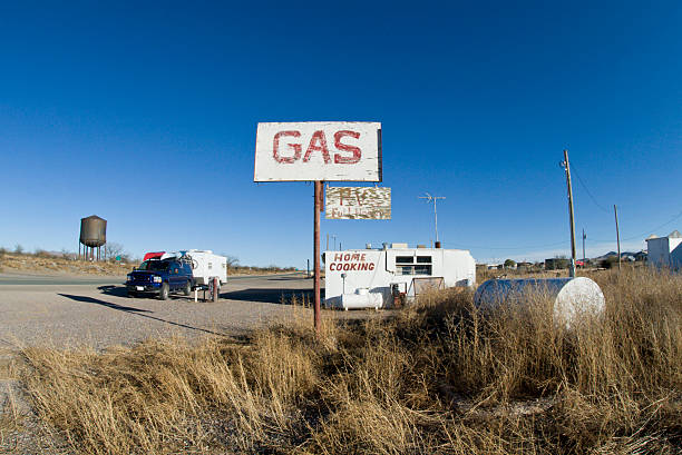istock Roadside Gas Station 147662272