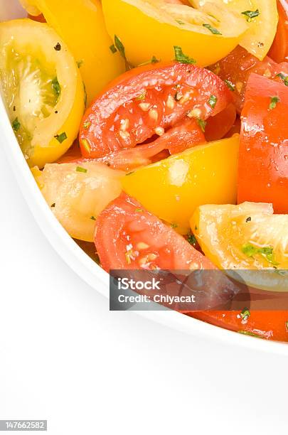 Salada De Tomate Com Estragão - Fotografias de stock e mais imagens de Amarelo - Amarelo, Azeite, Branco