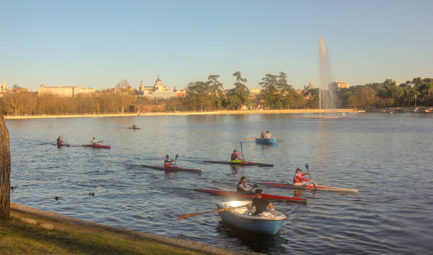 istock rowing in Casa de Campo lake in Madrid 1476646943