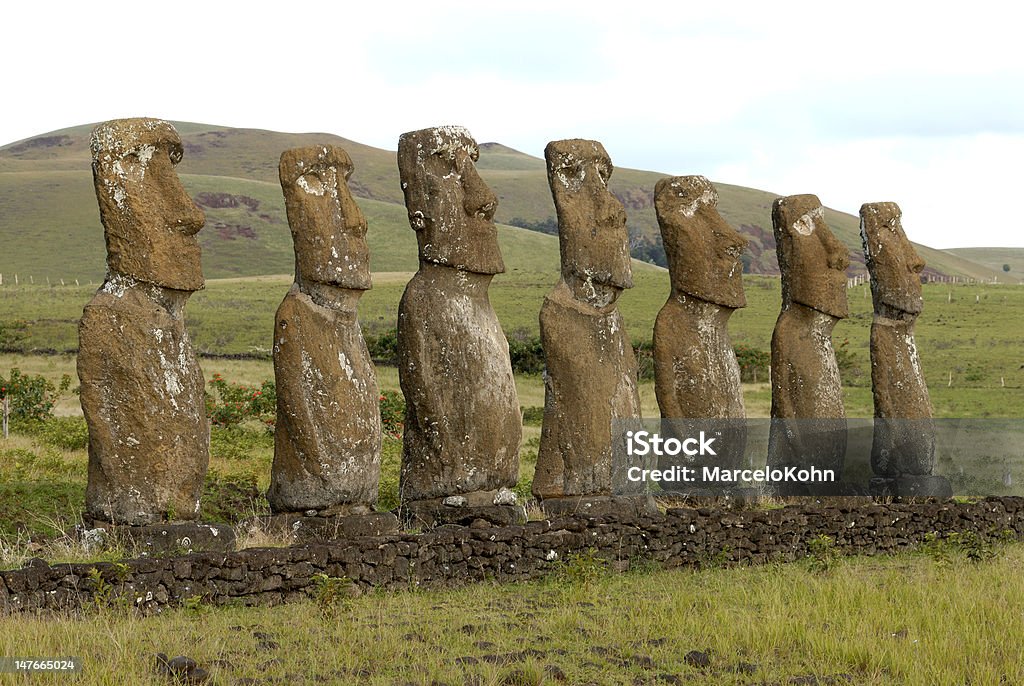 Grupo de Moais - Foto de stock de América do Sul royalty-free