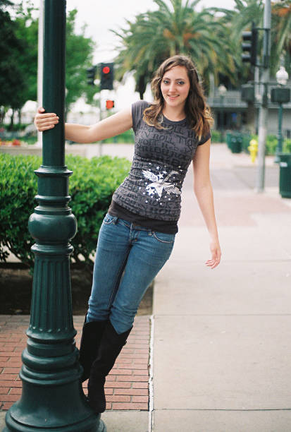 istock City Girl 147666102