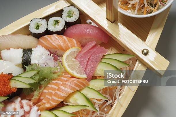 Sushi - Fotografie stock e altre immagini di Alimentazione sana - Alimentazione sana, Cena, Cibi e bevande