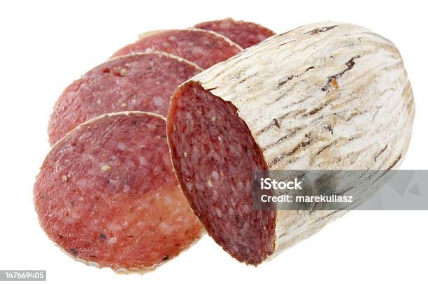 Getrocknete Italienische Salami Stockfoto und mehr Bilder von Fleisch - Fleisch, Fotografie, Freisteller – Neutraler Hintergrund