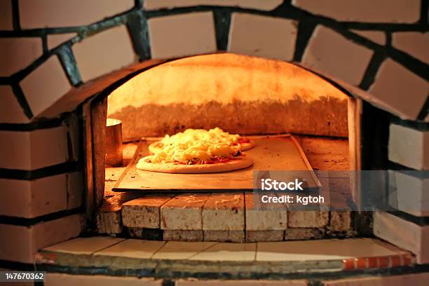 피자 오븐을 가마-건축물 특징에 대한 스톡 사진 및 기타 이미지 - 가마-건축물 특징, 피자, 오븐