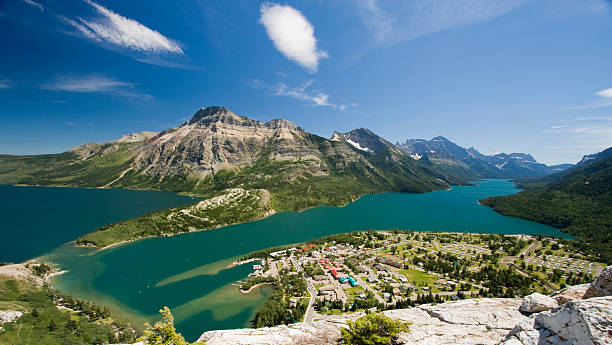 istock Aerial View Tourist Destination Mountain Town 147672220