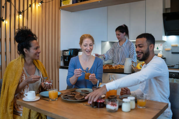 istock Breakfast in pajamas with visiting friends 1476724343