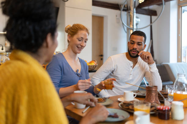 istock Breakfast in pajamas with visiting friends 1476724393