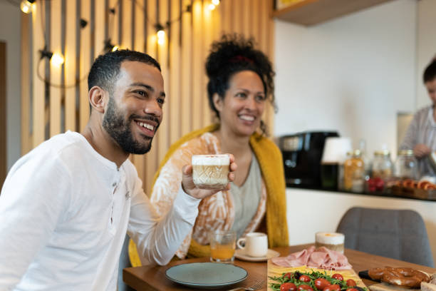 istock Breakfast in pajamas with visiting friends 1476724401