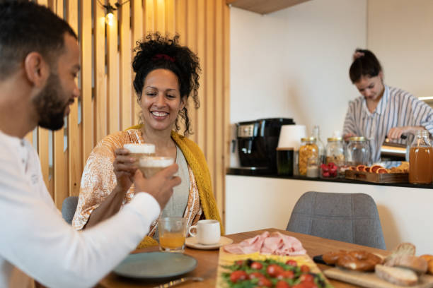 istock Breakfast in pajamas with visiting friends 1476724406